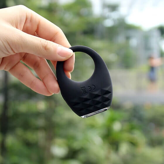Vibease Jewel Collection: Onyx Cock Ring product image.